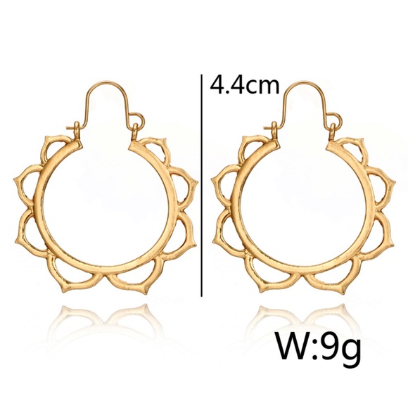 3/$30 Gold Minimalist Bohemian Earrings - Picture 5 of 6